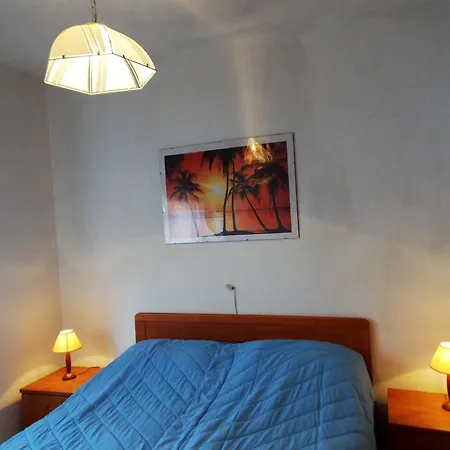 Apartment Spacious With Side Sea View
