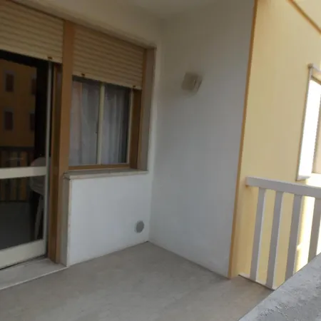 Spacious With Side Sea View Apartment Bibione