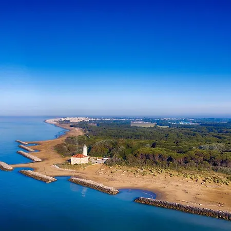 Spacious With Side Sea View Apartment Bibione
